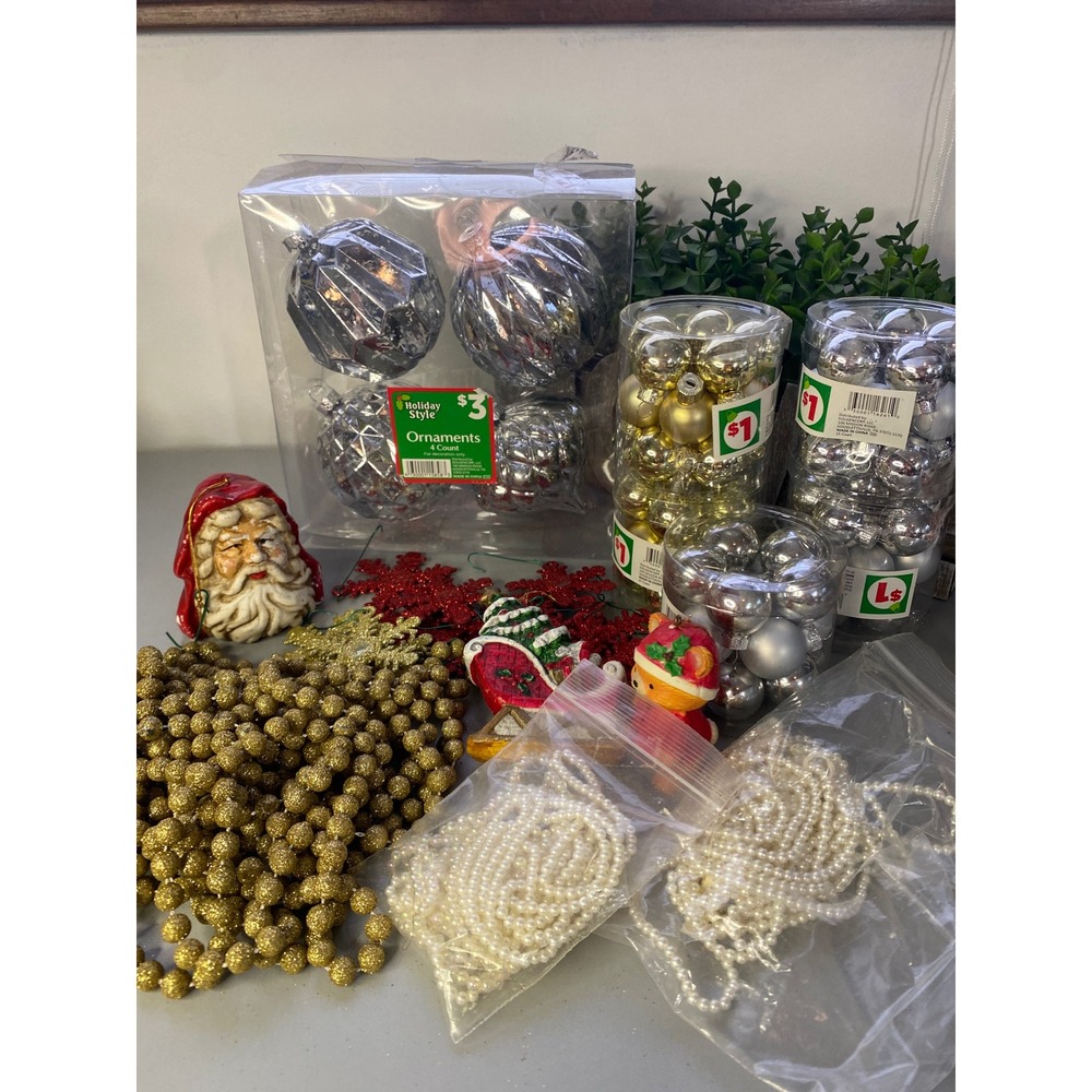Holiday Style Christmas Ornaments‎ Santa Sleigh Beads Snowflakes Tree Lot